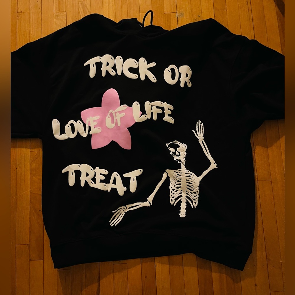 Aelfric Eden men’s medium trick or treat hoodie